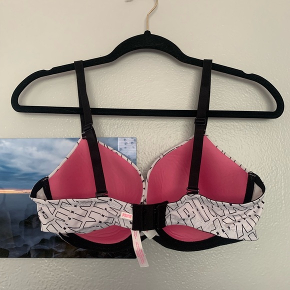 PINK bra - Picture 4 of 4